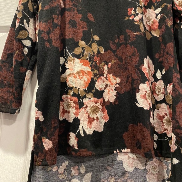 Floral long tunic - Picture 2 of 5